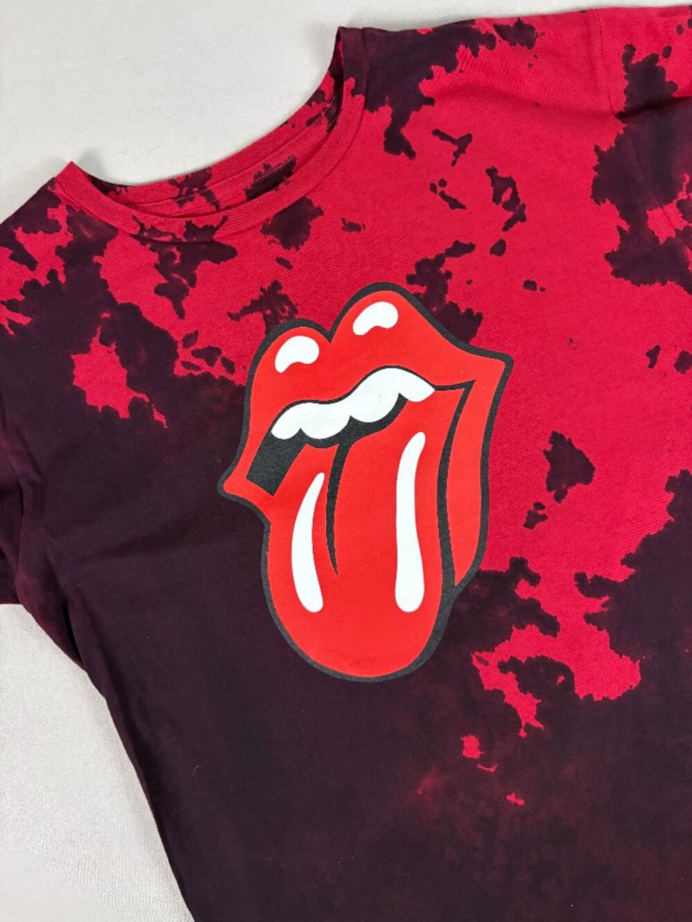 The Rolling Stones Red Black Tie Dye Tongue Logo Band Tee Shirt XL